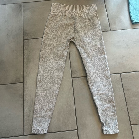 Gymshark Gray Leggings - Picture 4 of 4